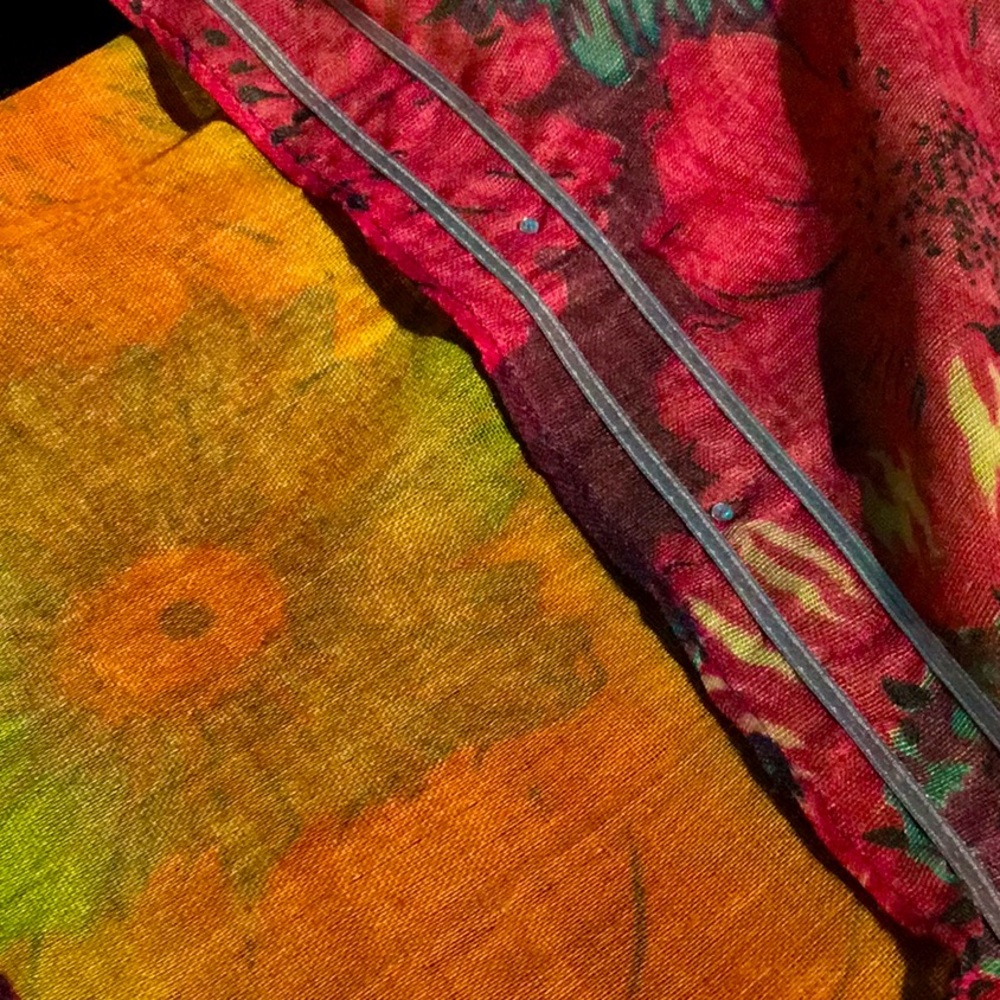 MANYUS Doubleweave Cotton Shawl with Charming Fringe. - Picture 5 of 10